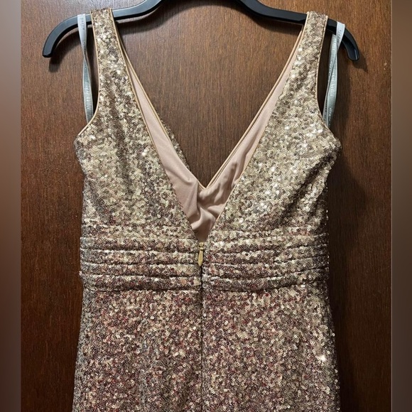Gold sequin gown - Picture 3 of 5